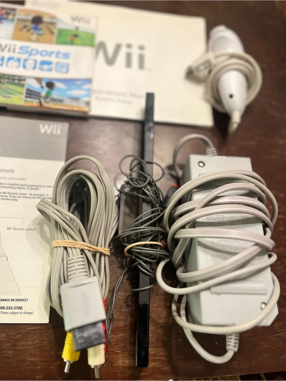 Nintendo Wii Console Bundle with White Accessories